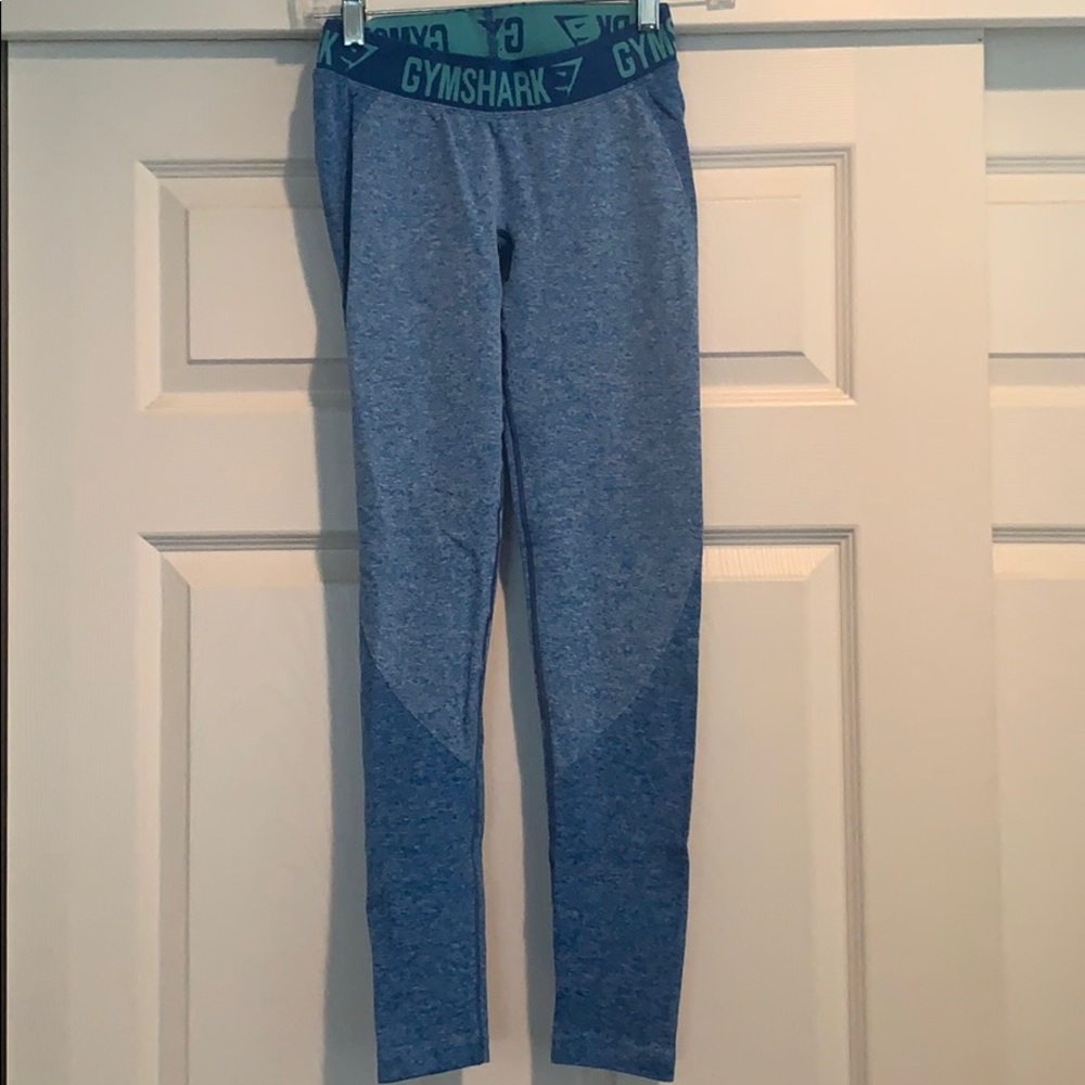 Ankle length gym shark leggings